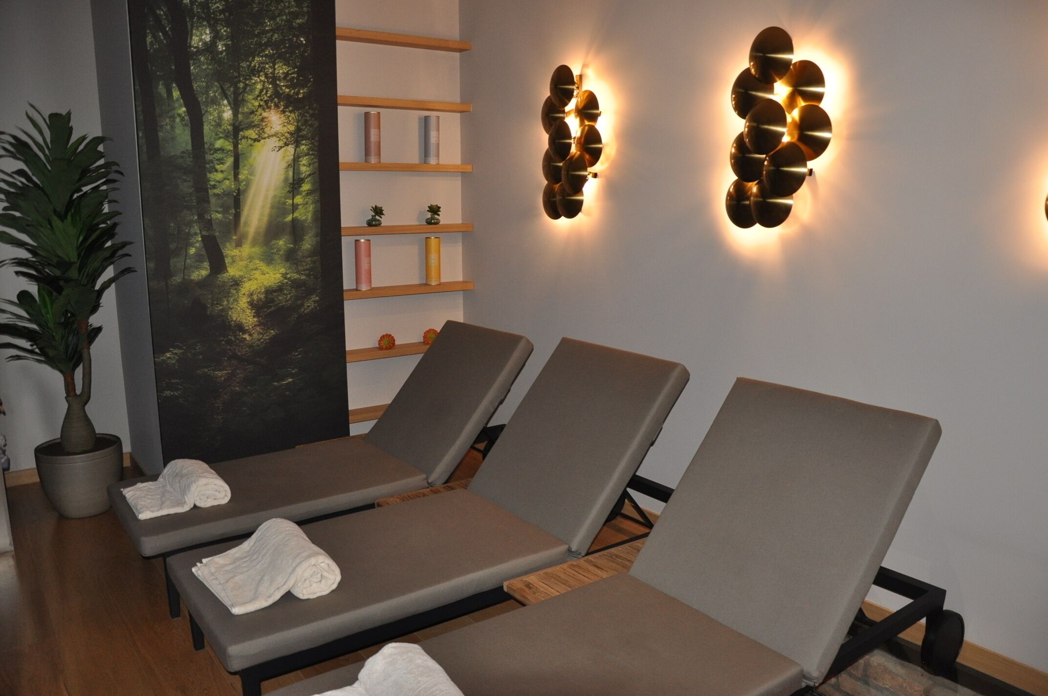 Turkish bath, body treatments, aromatherapy, hot stone massages