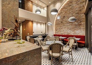 Desayuno buffet incluido todos los días 