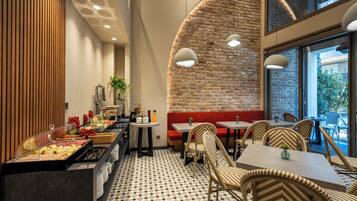 Petit déjeuner buffet compris tous les jours