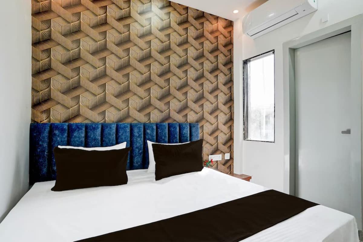 Exclusive Double Room, City View | Soundproofing, free WiFi, bed sheets