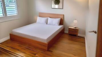 Family House, 4 Bedrooms, Kitchen, Garden View | Blackout drapes, iron/ironing board, free WiFi