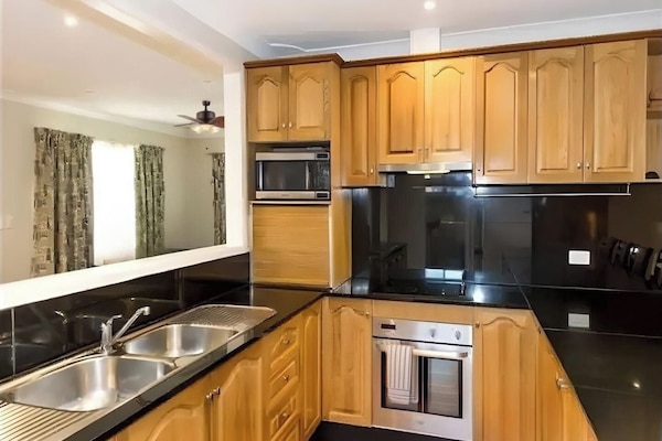 Family House, 4 Bedrooms, Kitchen, Garden View | Private kitchen | Electric kettle