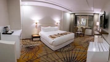 3 bedrooms, in-room safe, individually decorated, blackout curtains