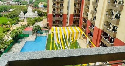 Cozy 1-bedroom with WiFi and AC in charming Vrindavan