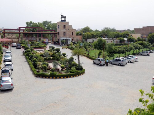 Cozy 1-bedroom with WiFi and AC in charming Vrindavan