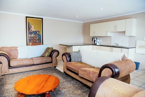 Living area - Sandton Hideout SPA and Accommodation (Sandton)