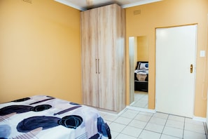 Family Room | Individually decorated, individually furnished, soundproofing, free WiFi - Sandton Hideout SPA and Accommodation (Sandton)
