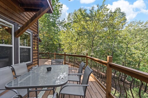 Lake Front, Lake Access, Booking fast for Summer!