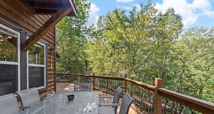 Lake Front, Lake Access, Booking fast for Summer!