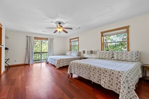 3 bedrooms, iron/ironing board, WiFi, bed sheets - Lake Front, Lake Access, Booking fast for Summer! (Eureka Springs)