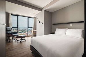 1 غرفة نوم ومكتب ومكواة/لوح كي وسرير سفر