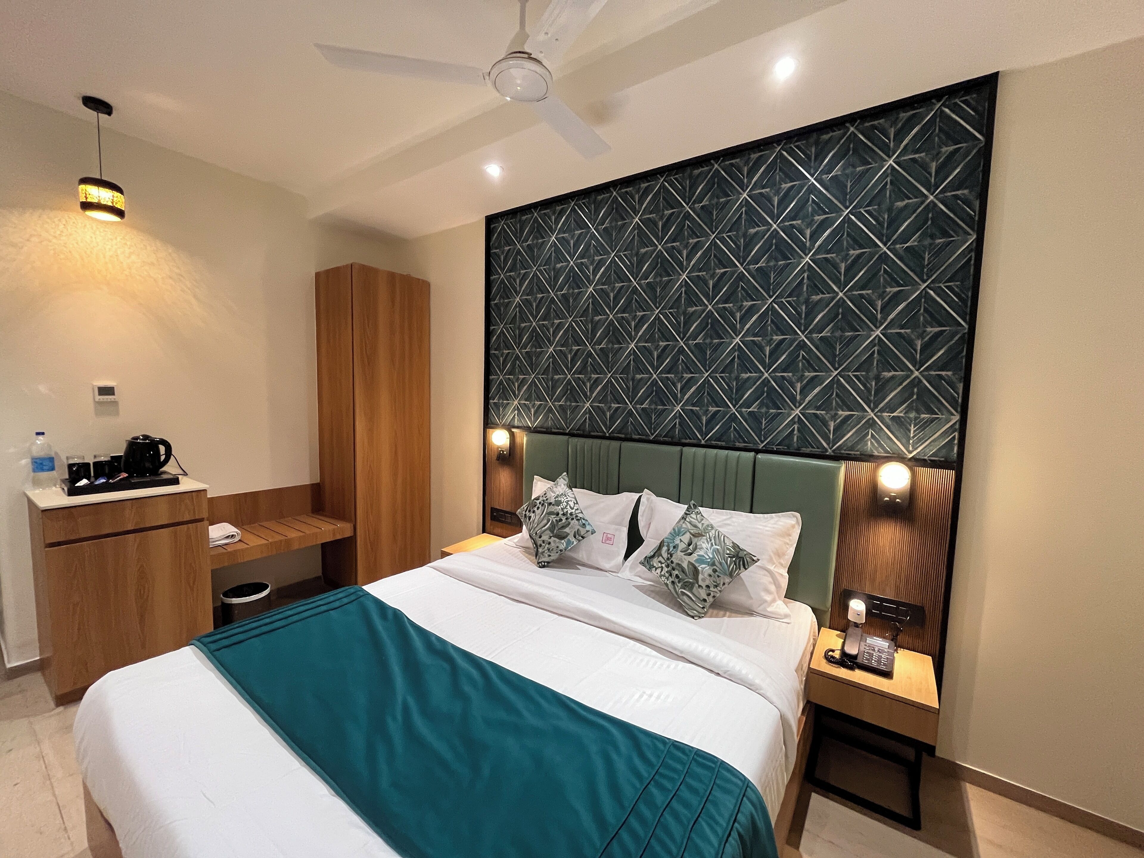 Photo - Esquire Hotel Mumbai