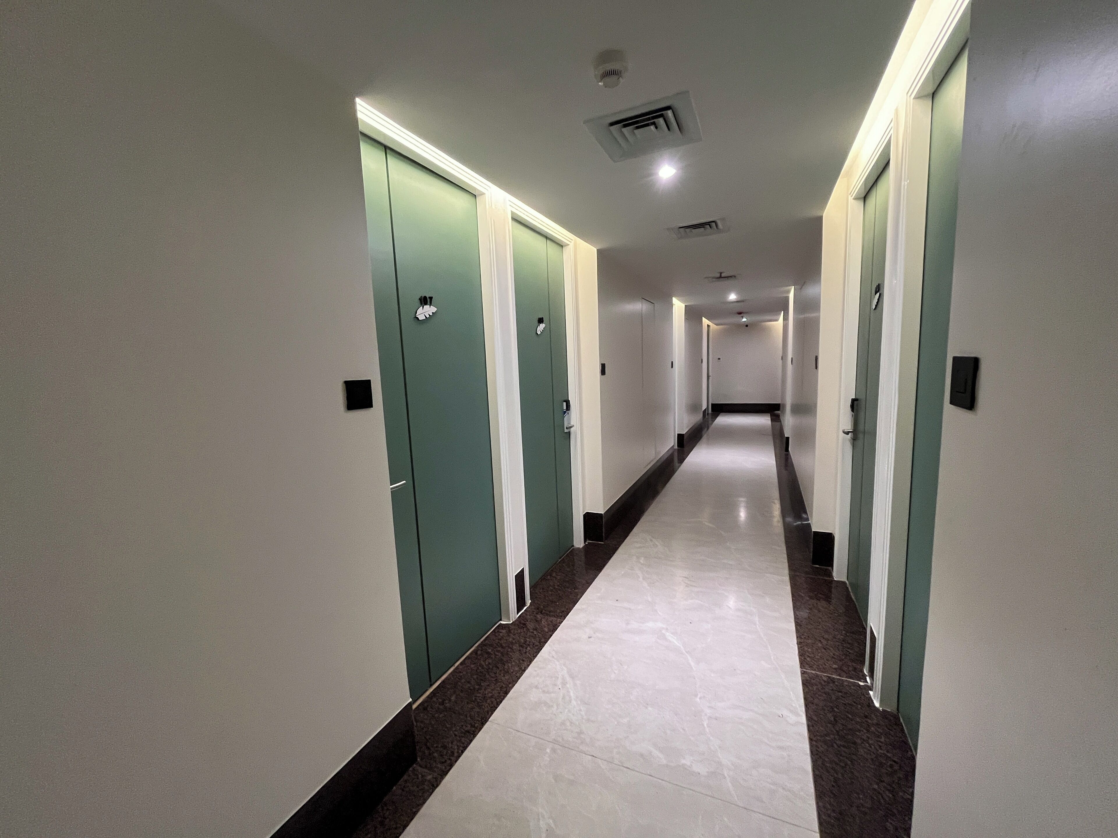 Photo - Esquire Hotel Mumbai
