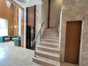 Elevator - Esquire Hotel Mumbai (Mumbai)