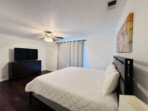 2 habitaciones, tabla de planchar con plancha, wifi y ropa de cama