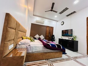 Deluxe Studio Suite