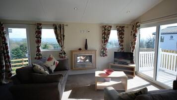 Cabin | Living area | TV