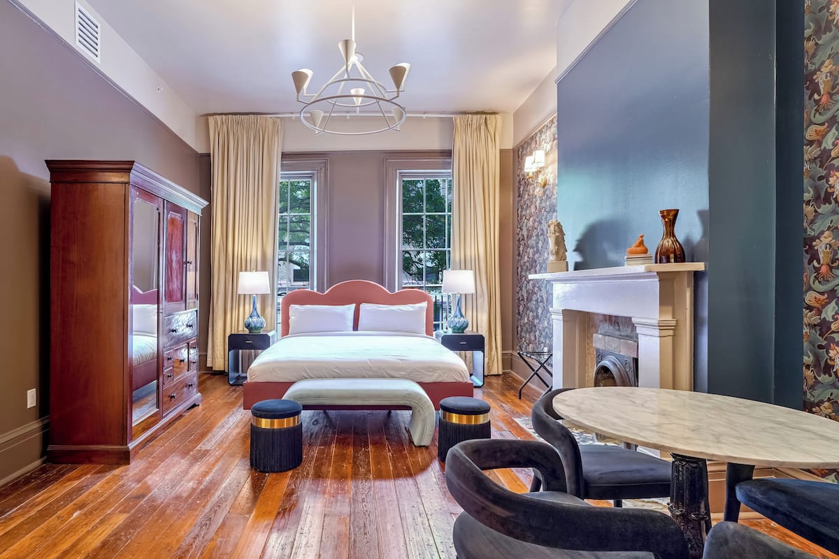 Luxury Suite, 2 Bedrooms, Balcony | 5 bedrooms, Egyptian cotton sheets, premium bedding, pillowtop beds