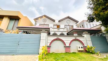 Fachada da propriedade