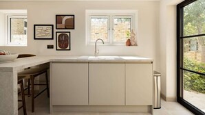 Apartment (2 Bedrooms) | Bahagian luar