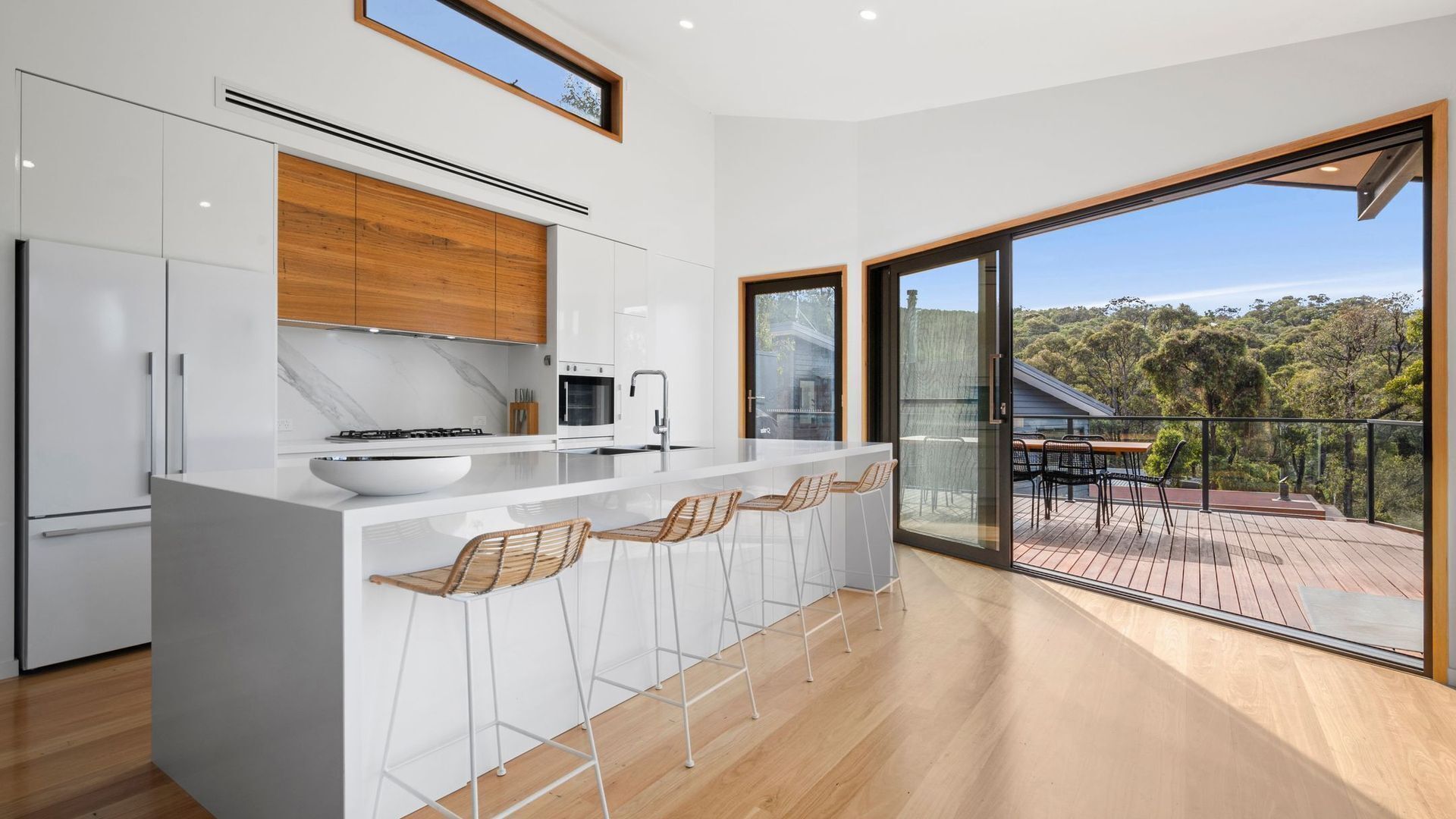 Frigorifero, forno, piano cottura, lavastoviglie