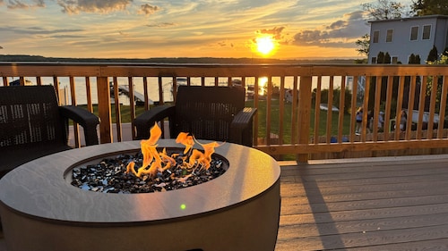 Lake View Rental-Spacious 6-Bedroom-Saratoga Track-, WiFi, AC