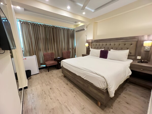 Classic Double or Twin Room, City View