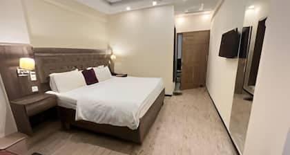 Hotel Crown Palace F7