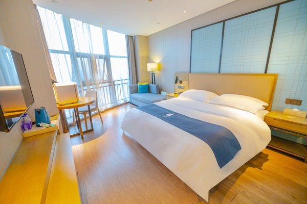 Business Single Room, City View | Desk, laptop workspace, blackout drapes, free WiFi