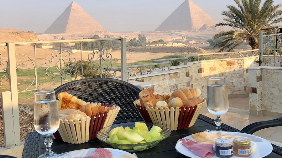 Great sun pyramids inn