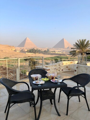 Great sun pyramids inn 