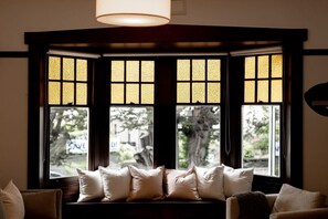 Interior - 'Buckley's Rest' on the doorstep of Battery Point (Battery Point)