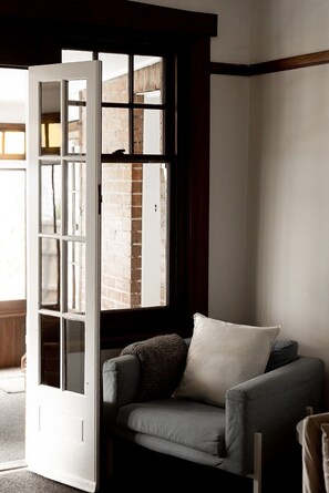 Interior - 'Buckley's Rest' on the doorstep of Battery Point (Battery Point)