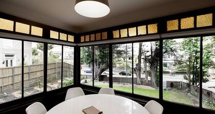 'Buckley's Rest' on the doorstep of Battery Point