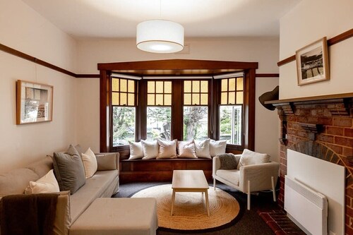 'Buckley's Rest' on the doorstep of Battery Point