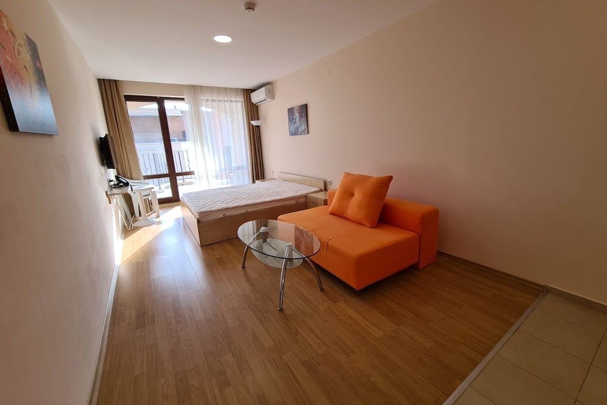 Premier Fort Beach 235 D1 | Két bảo mật tại phòng, bàn, bàn ủi/dụng cụ ủi quần áo