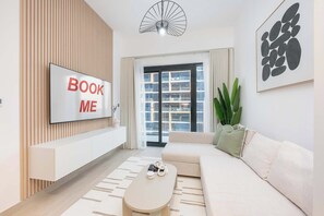 TV - StayShort - Sensational Pad Perfect for your Stay (Dubai)