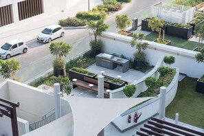 Outdoor dining - StayShort - Sensational Pad Perfect for your Stay (Dubai)