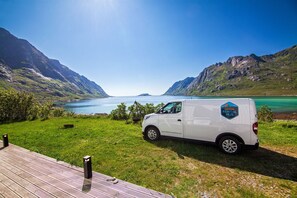 Property grounds - Solbakken house by the fjord Lofoten (Flakstad)
