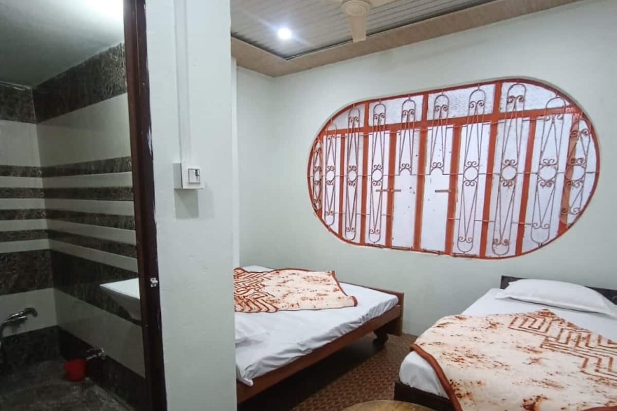 Deluxe Triple Room, City View