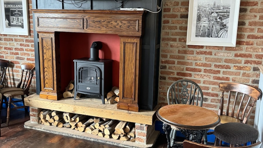 Holystone Bar and Restaurant