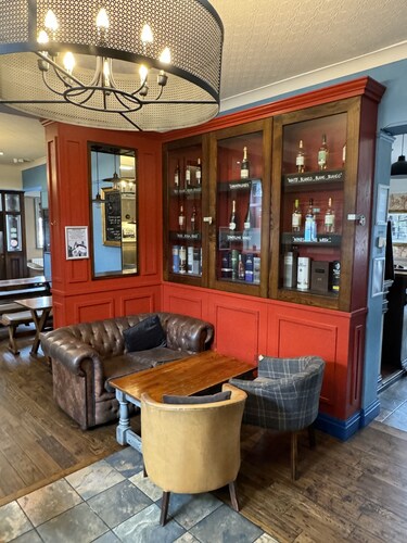 Holystone Bar and Restaurant 