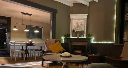 Cosy country getaway. Great for walking and relaxing. Pet-friendly.