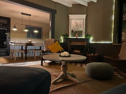 Cosy country getaway. Great for walking and relaxing. Pet-friendly. 