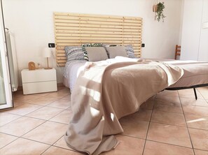 1 chambre, fer et planche à repasser, Wi-Fi gratuit, draps fournis
