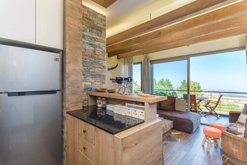 Lumber`s 3-Bedroom House with Garden in Bakish