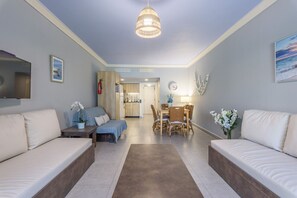 Smart TV - Bliss Aqua 11 - One BR Chalet at Aqualand Hotel & Resort (Lebanon - Batroun)