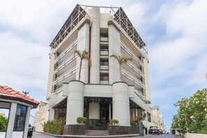 Exterior - Bliss Aqua 11 - One BR Chalet at Aqualand Hotel & Resort (Lebanon - Batroun)