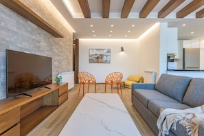 Smart TV, fireplace - Vantage - 2 BR Apt. by `The Valley` in Kfardebian (Lebanon - Keserwan)