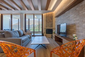 Smart-tv och eldstad